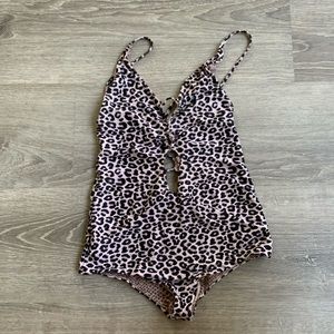 Small acacia snow leopard Kokomo one piece